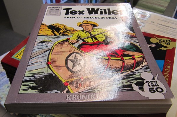 Tex Willer Kronikka 06 - Frisco - Helvetin pesä - Comanchit ja kiväärit