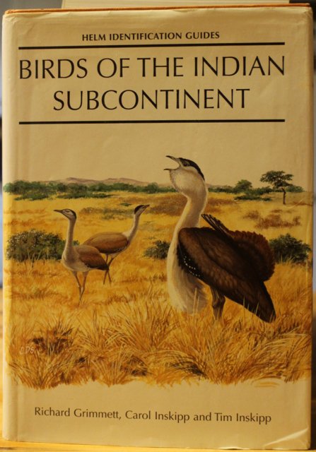 Birds of the Indian Subcontinent - Helm Identification Guides.