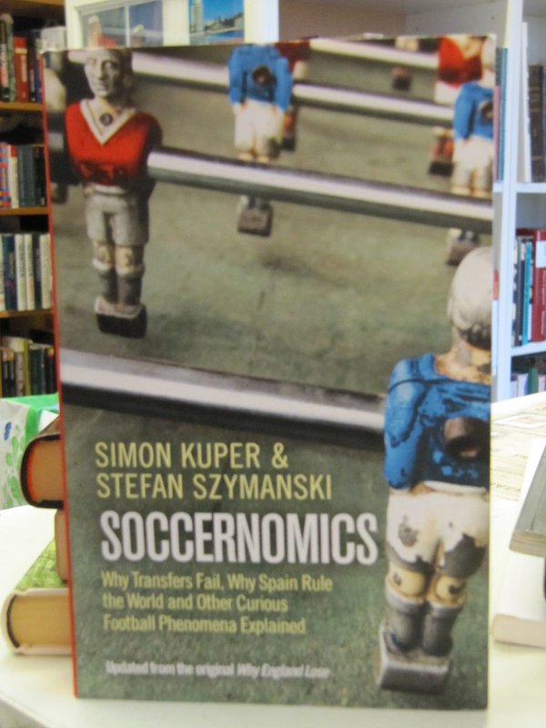 Kuper Simon, Szymanski Stefan: Soccernomics.
