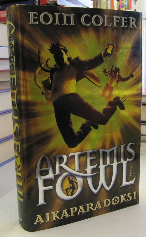 Colfer Eoin: Artemis Fowl - Aikaparadoksi