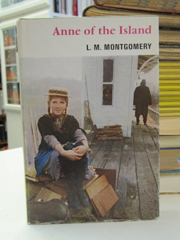 Montgomery L. M.: Anne of the Island.