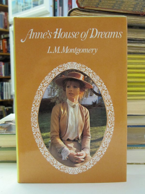 Montgomery L. M.: Anne´s House of Dreams.