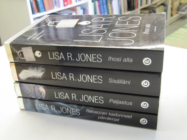 Jones Lisa R.: Inside Out 1-3 JA Rebeccan kadonneet päiväkirjat.